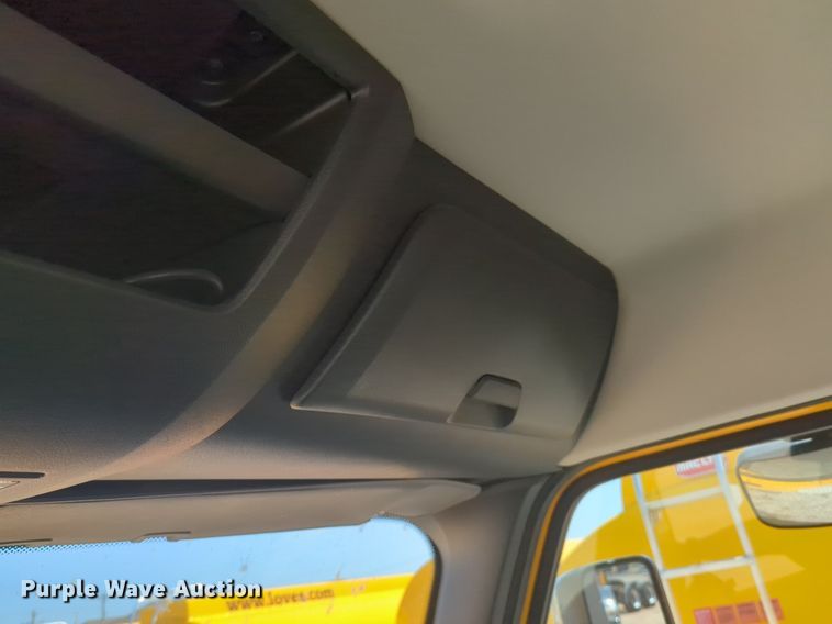 image for item NW9626 2020 Freightliner  Cascadia 126 semi truck