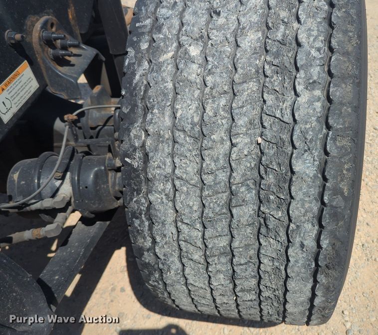 image for item NW9626 2020 Freightliner  Cascadia 126 semi truck