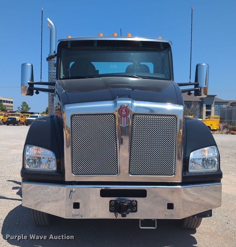 image for item NW9627 2020 Kenworth  T880 semi truck