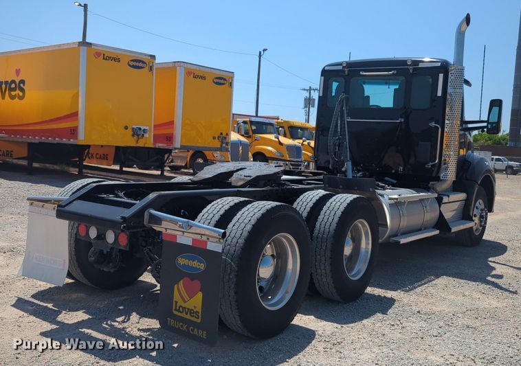 image for item NW9627 2020 Kenworth  T880 semi truck