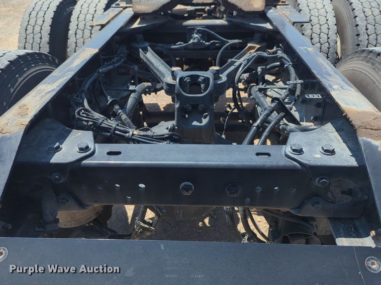 image for item NW9627 2020 Kenworth  T880 semi truck