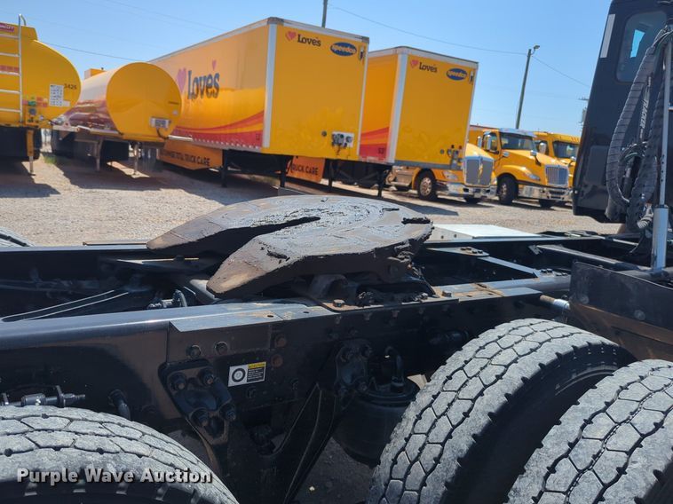 image for item NW9627 2020 Kenworth  T880 semi truck