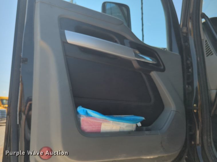 image for item NW9627 2020 Kenworth  T880 semi truck