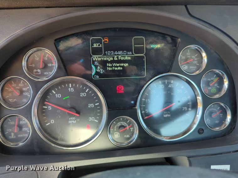 image for item NW9627 2020 Kenworth  T880 semi truck