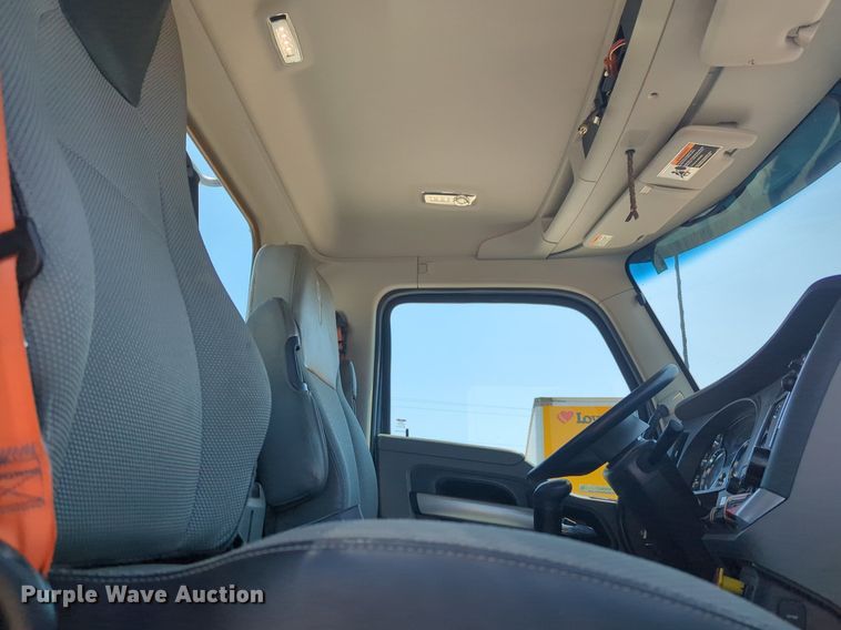 image for item NW9627 2020 Kenworth  T880 semi truck