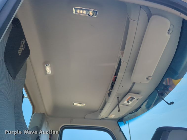 image for item NW9627 2020 Kenworth  T880 semi truck