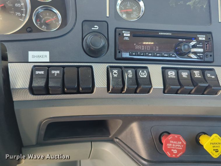 image for item NW9627 2020 Kenworth  T880 semi truck