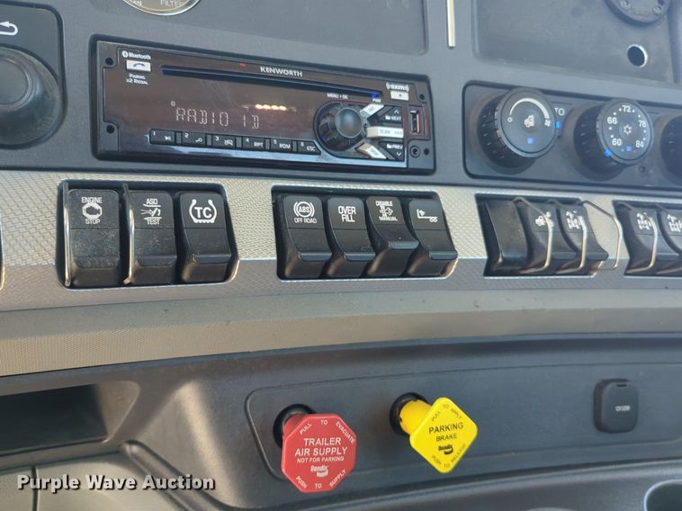 image for item NW9627 2020 Kenworth  T880 semi truck