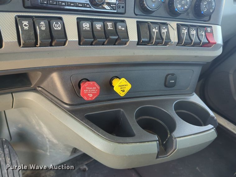 image for item NW9627 2020 Kenworth  T880 semi truck