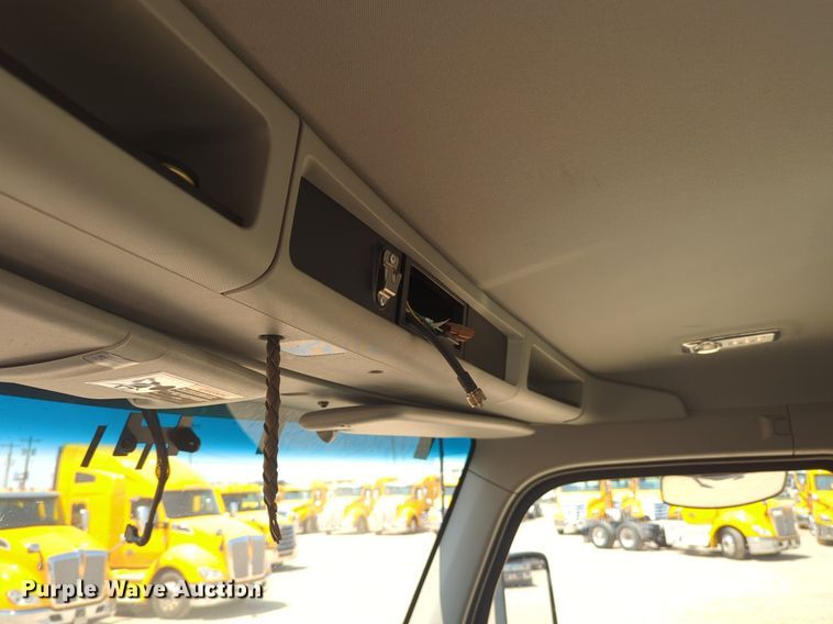 image for item NW9627 2020 Kenworth  T880 semi truck