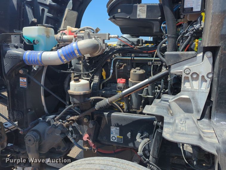 image for item NW9627 2020 Kenworth  T880 semi truck