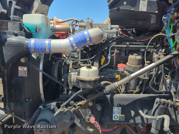 image for item NW9627 2020 Kenworth  T880 semi truck