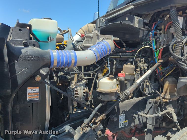 image for item NW9627 2020 Kenworth  T880 semi truck