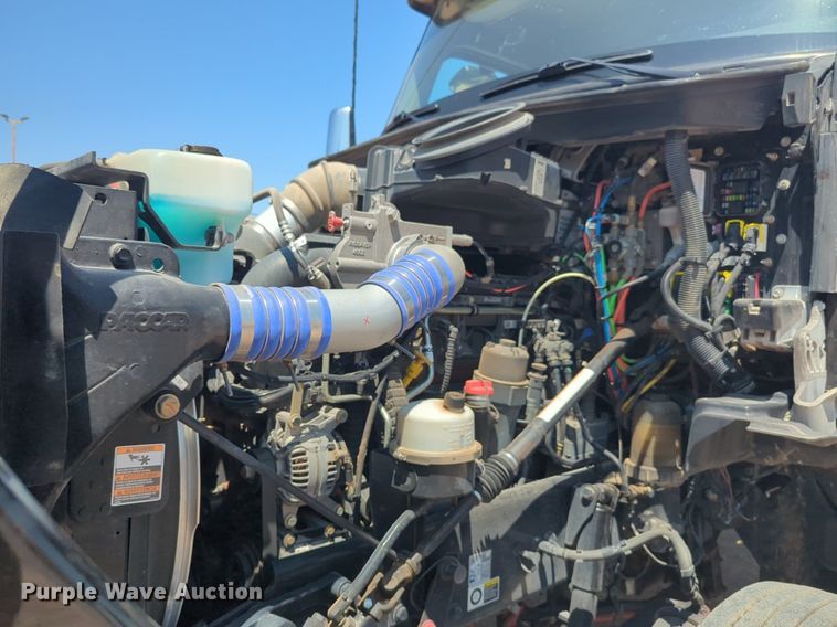 image for item NW9627 2020 Kenworth  T880 semi truck