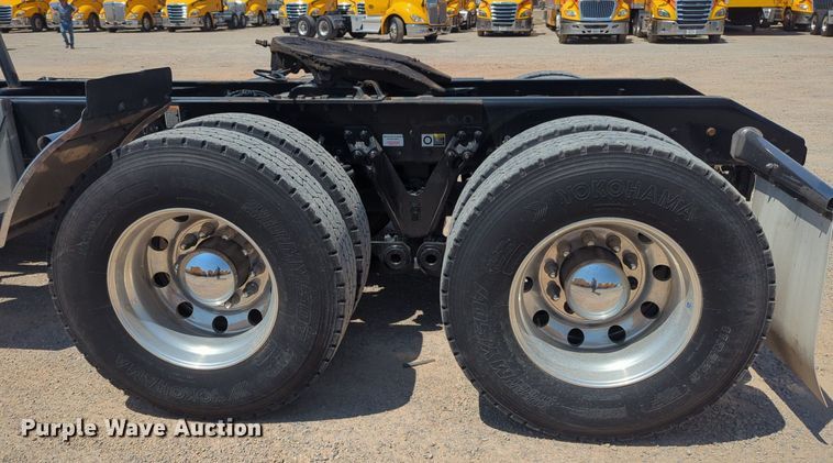 image for item NW9627 2020 Kenworth  T880 semi truck