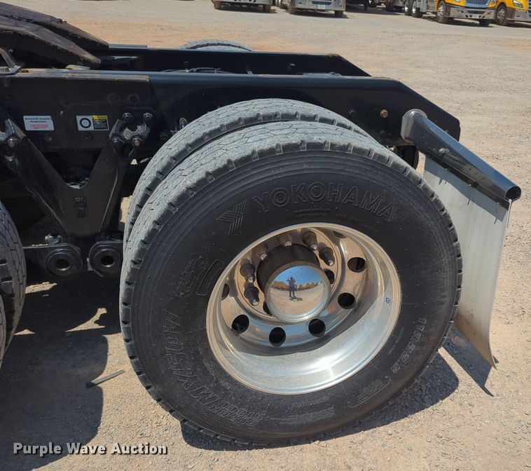 image for item NW9627 2020 Kenworth  T880 semi truck