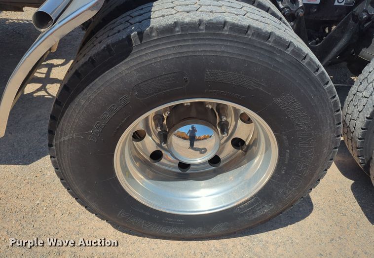 image for item NW9627 2020 Kenworth  T880 semi truck