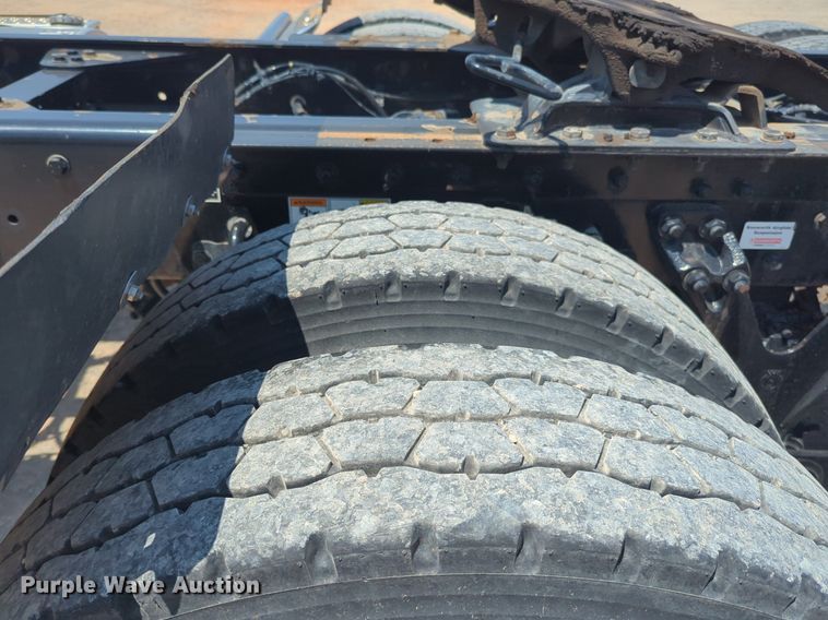 image for item NW9627 2020 Kenworth  T880 semi truck