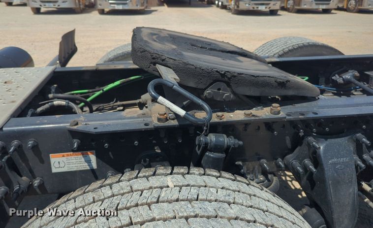 image for item NW9628 2021 Freightliner Cascadia 126 semi truck