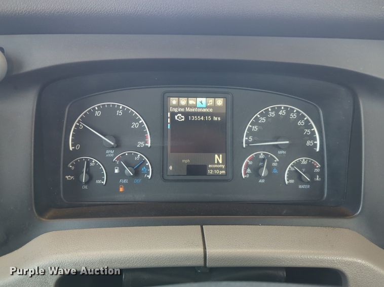 image for item NW9628 2021 Freightliner Cascadia 126 semi truck