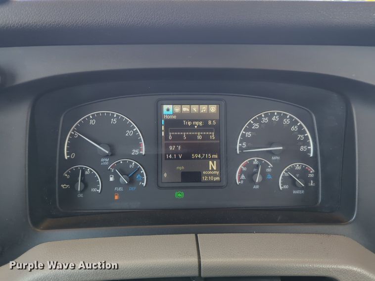 image for item NW9628 2021 Freightliner Cascadia 126 semi truck