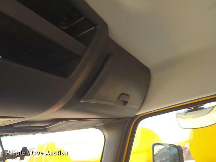 image for item NW9628 2021 Freightliner Cascadia 126 semi truck