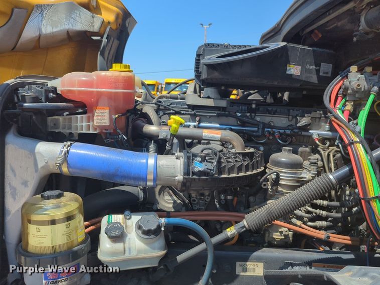 image for item NW9628 2021 Freightliner Cascadia 126 semi truck