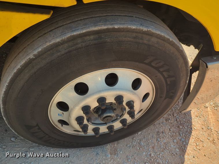 image for item NW9628 2021 Freightliner Cascadia 126 semi truck