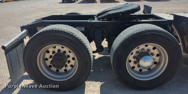 image for item NW9628 2021 Freightliner Cascadia 126 semi truck