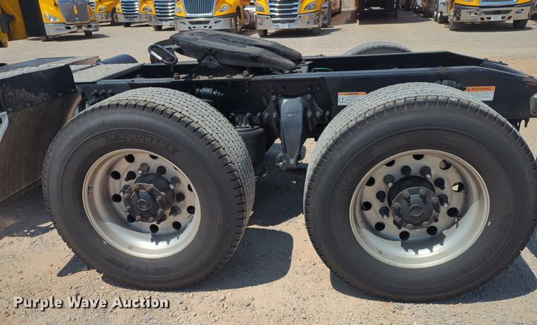 image for item NW9628 2021 Freightliner Cascadia 126 semi truck