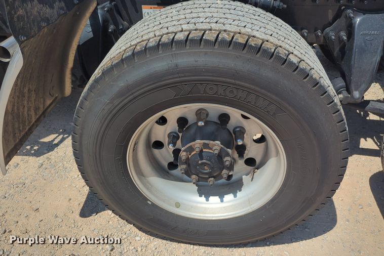 image for item NW9628 2021 Freightliner Cascadia 126 semi truck