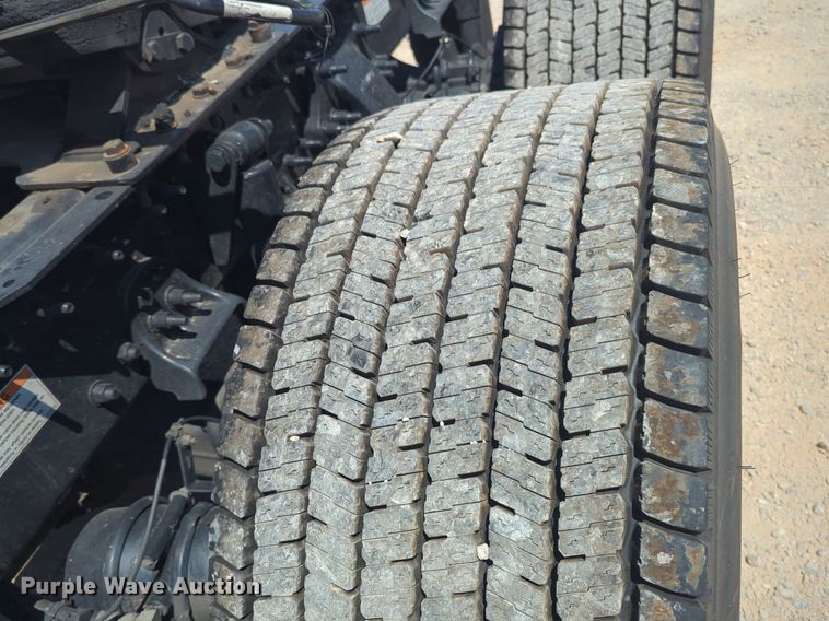 image for item NW9628 2021 Freightliner Cascadia 126 semi truck