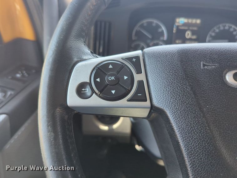 image for item NW9629 2021 Freightliner Cascadia 126 semi truck