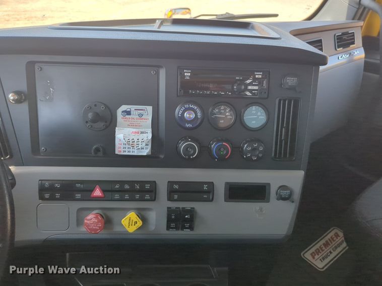 image for item NW9629 2021 Freightliner Cascadia 126 semi truck