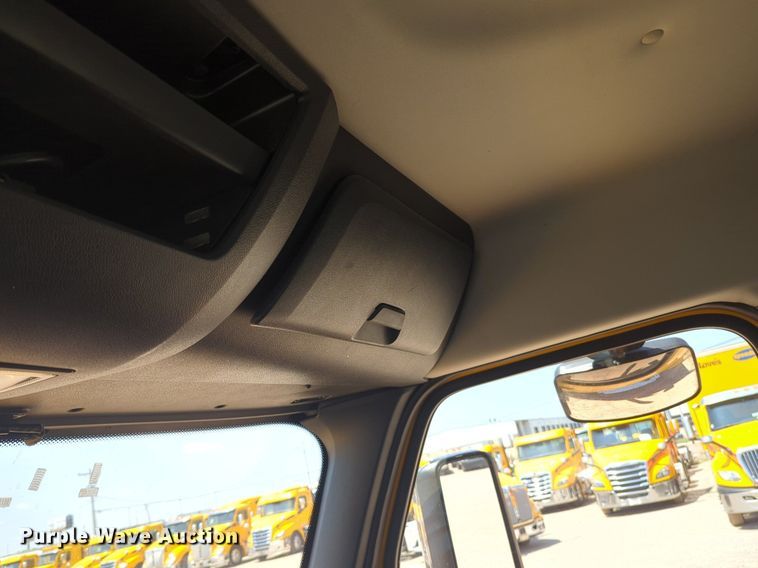 image for item NW9629 2021 Freightliner Cascadia 126 semi truck