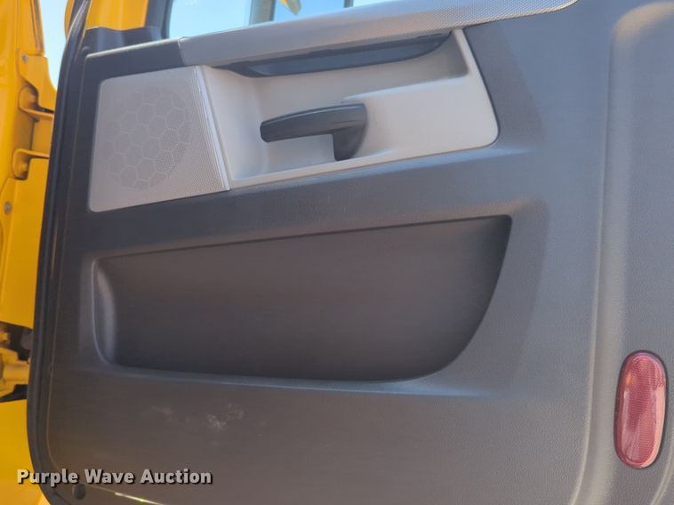 image for item NW9629 2021 Freightliner Cascadia 126 semi truck