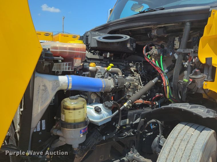 image for item NW9629 2021 Freightliner Cascadia 126 semi truck