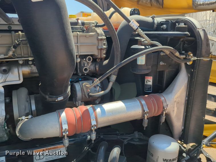 image for item NW9629 2021 Freightliner Cascadia 126 semi truck