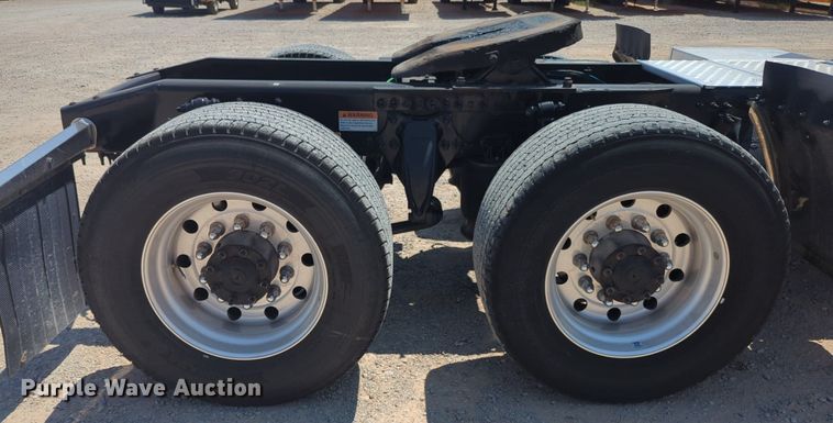 image for item NW9629 2021 Freightliner Cascadia 126 semi truck