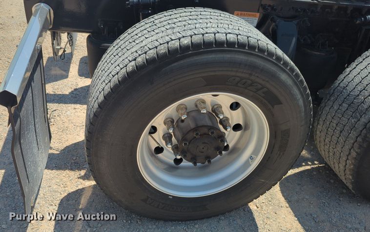 image for item NW9629 2021 Freightliner Cascadia 126 semi truck