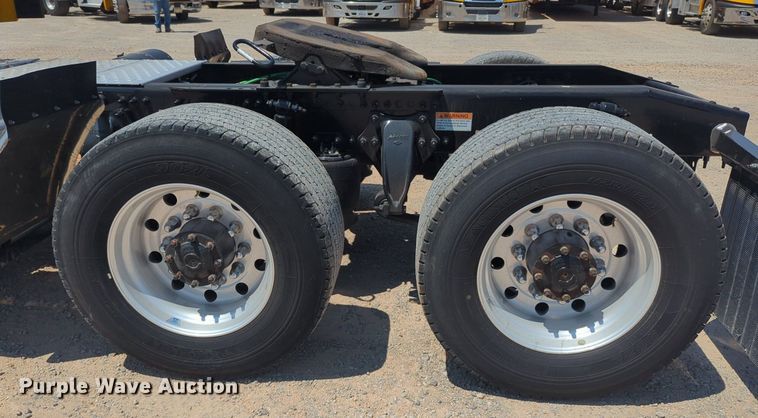 image for item NW9629 2021 Freightliner Cascadia 126 semi truck