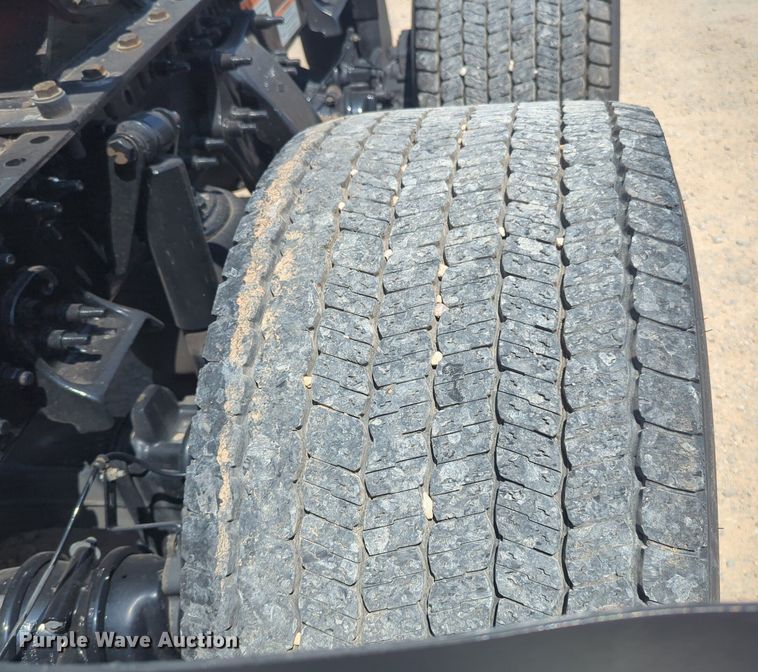 image for item NW9629 2021 Freightliner Cascadia 126 semi truck