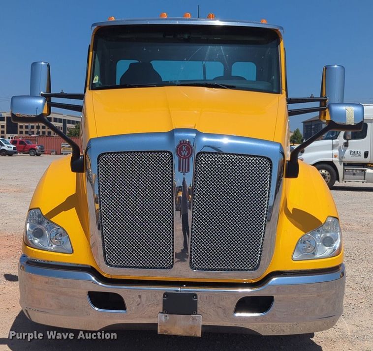 image for item NW9630 2020 Kenworth T680 semi truck