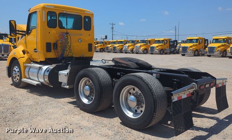 image for item NW9630 2020 Kenworth T680 semi truck