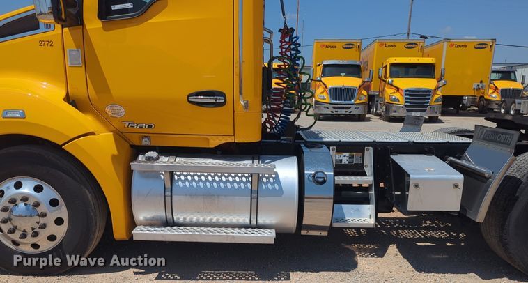 image for item NW9630 2020 Kenworth T680 semi truck