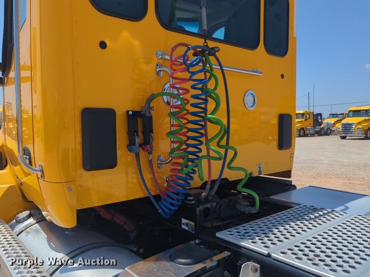 image for item NW9630 2020 Kenworth T680 semi truck