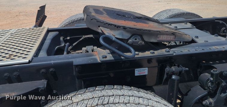 image for item NW9630 2020 Kenworth T680 semi truck