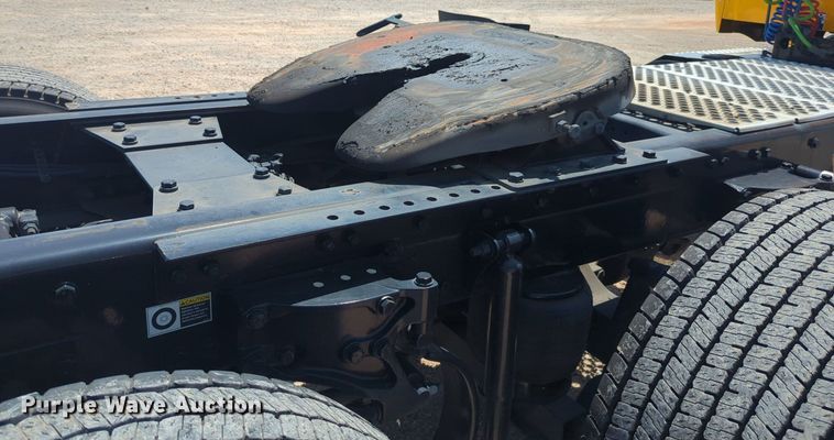 image for item NW9630 2020 Kenworth T680 semi truck