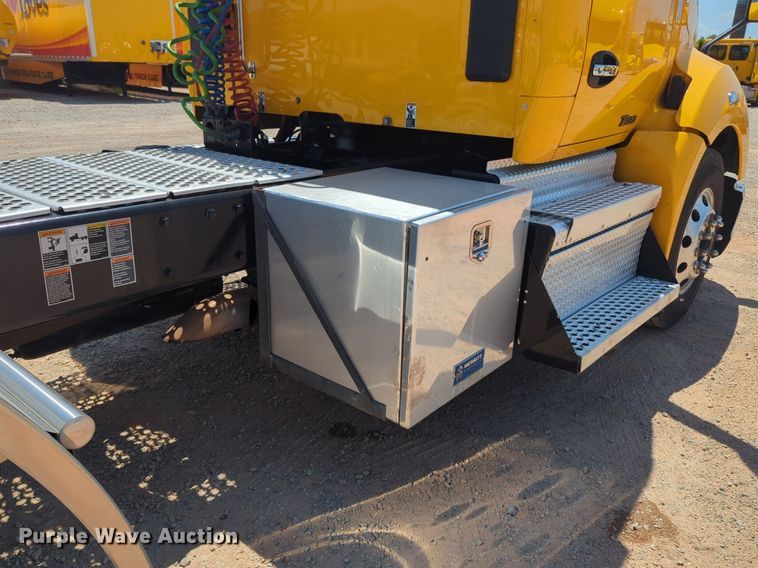 image for item NW9630 2020 Kenworth T680 semi truck