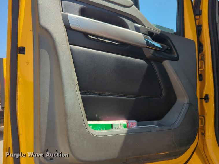 image for item NW9630 2020 Kenworth T680 semi truck